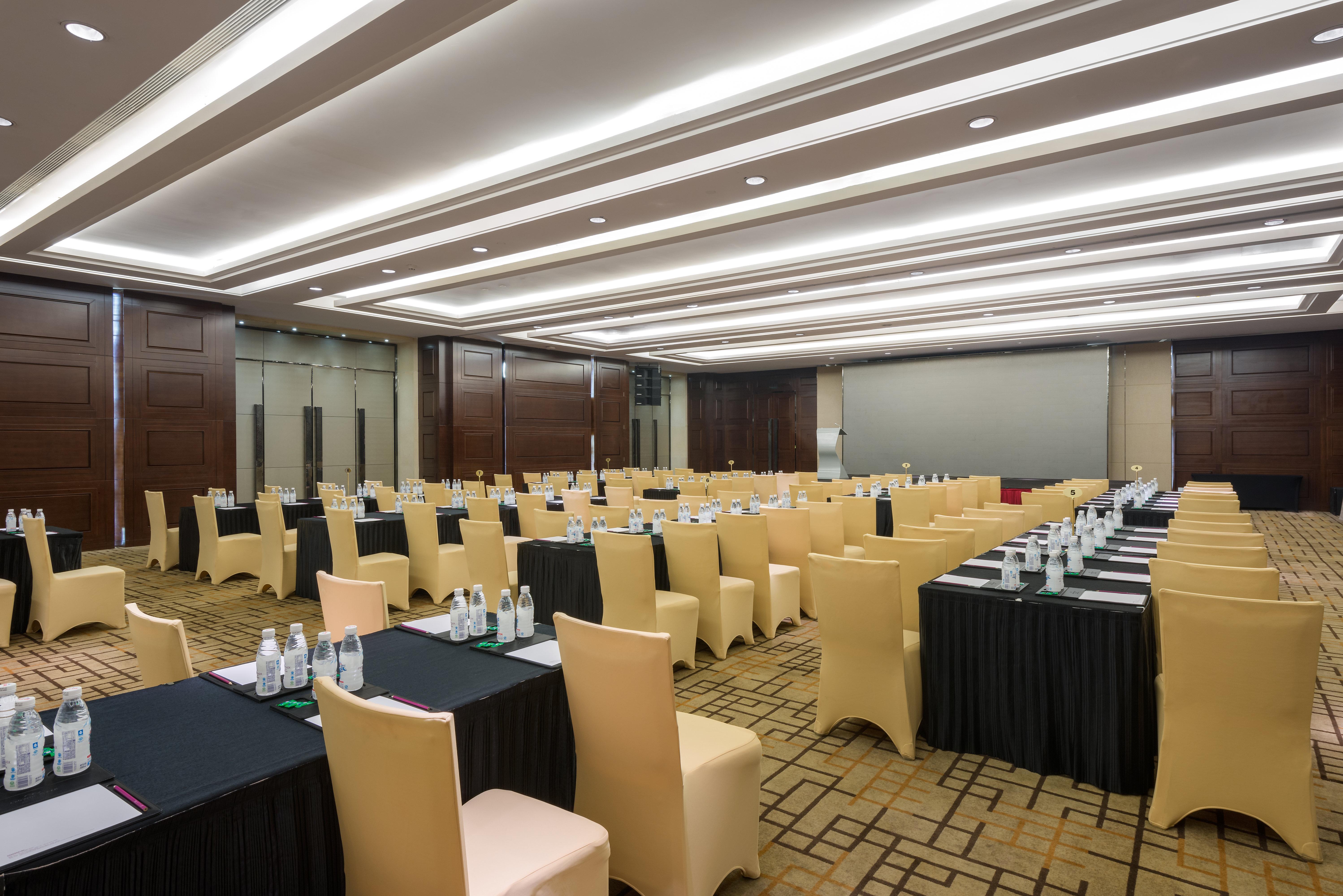 Hotel Crowne Plaza Chengdu West By Ihg Exterior foto